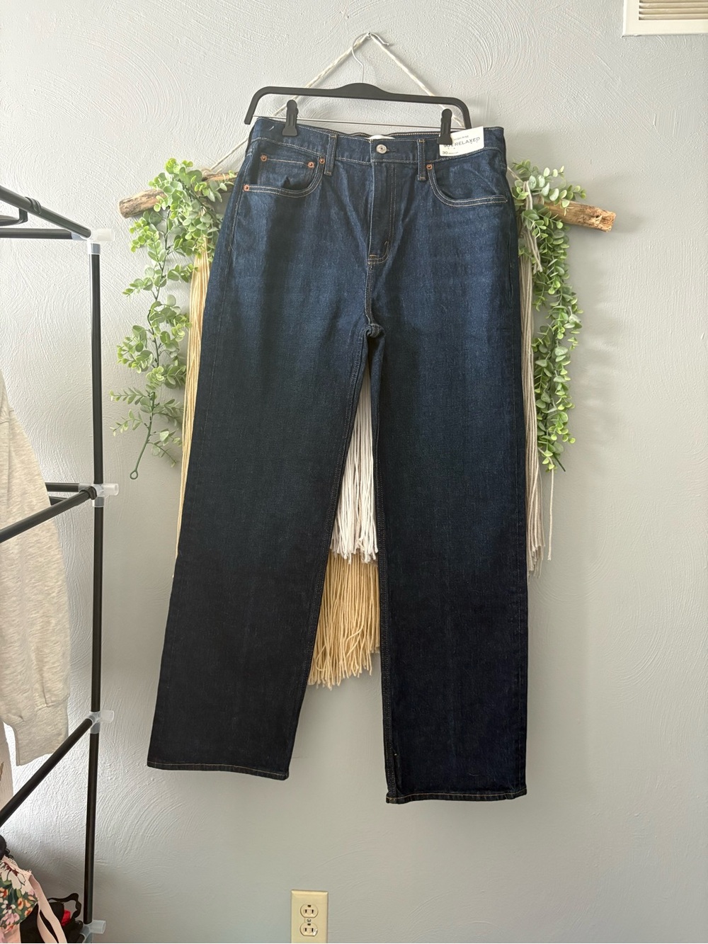 Abercrombie & Fitch High Rise 90’s Relaxed Leg in Dark Wash